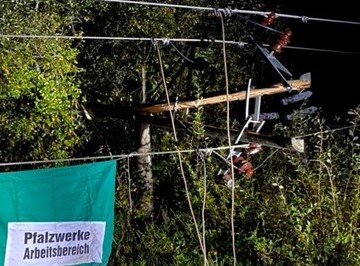 Blitzeinschlag: Hie rkümmert sich der Netzbetreiber um die Einschlagstelle