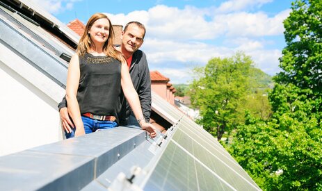 Familie auf dem Balkon