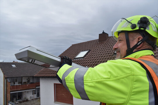 Strassenbeleuchtung Montage