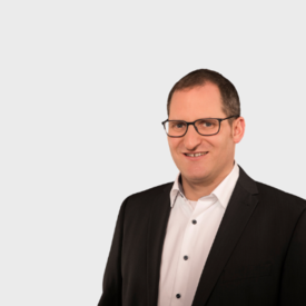 Dr. Stefan Lang Dr. Stefan Lang