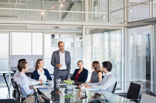 Meeting | © iStock.com/Ridofranz
