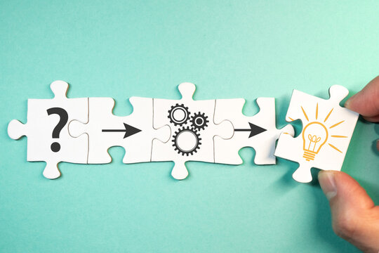 Puzzleteile mit Strategie-Elementen | © istock