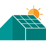 Haus mit Photovoltaik-Anlage auf dem Dach und eine Sonne im Hintergrund